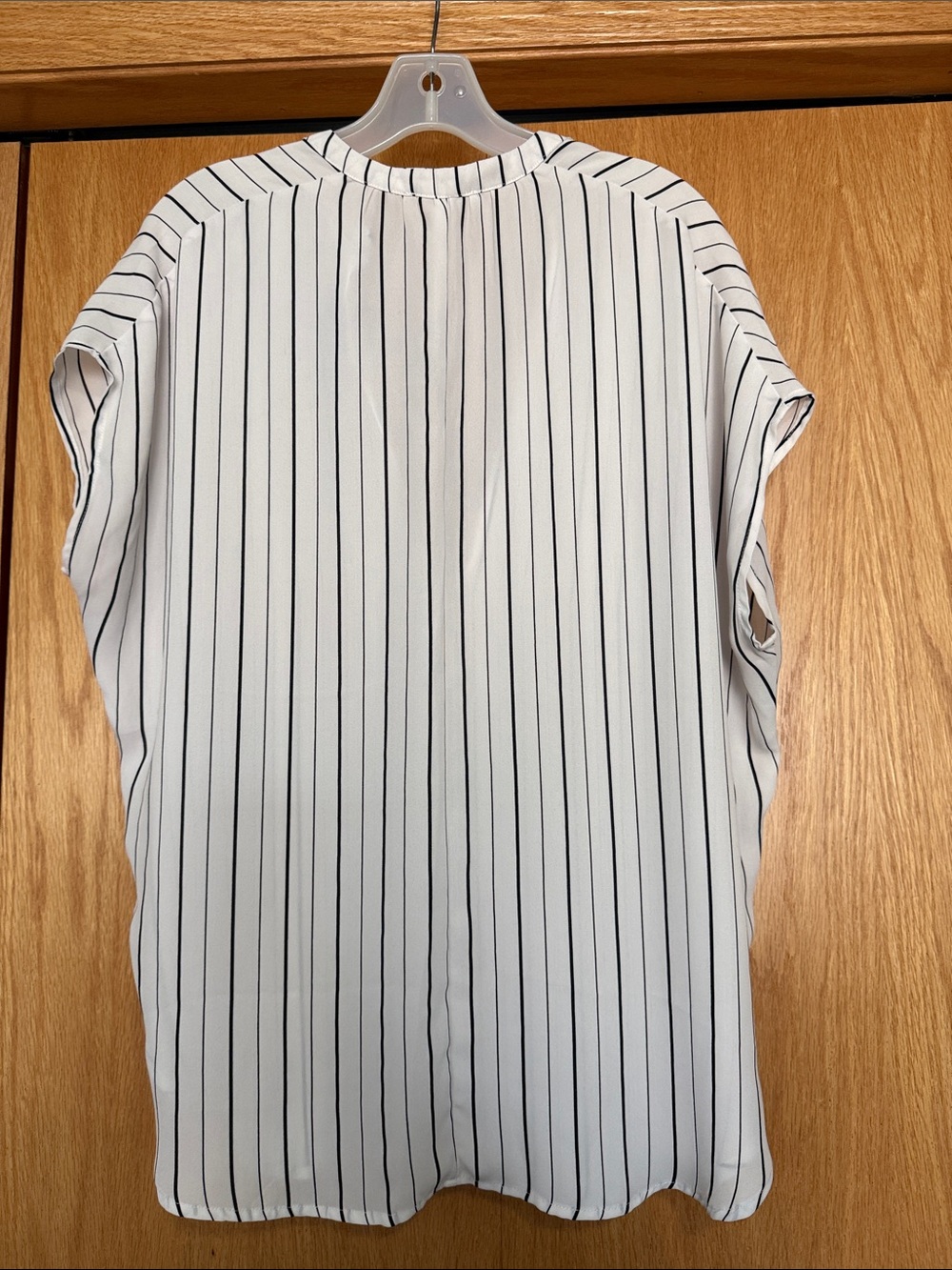 White Black-Striped V-Neck Short Sleeve Blouse - Picture 4 of 6